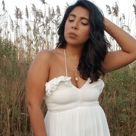 DOVES AND ROSES WHITE RUFFLE SMOCKED MIDI DRESS - Picture 6 of 16